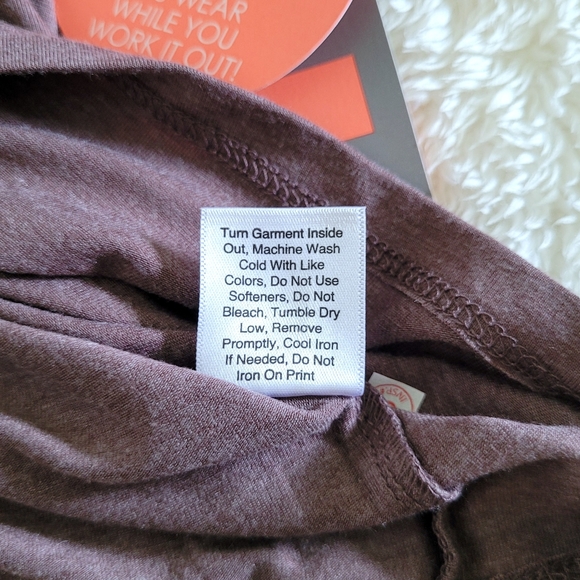 Guru Active🤸♀️ "Adventure🧗♂️ Awaits" Graphic Tank - NWT - Picture 10 of 12